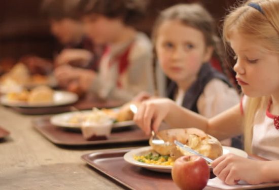 What Children Eat for Lunch in these Countries During their School Timings