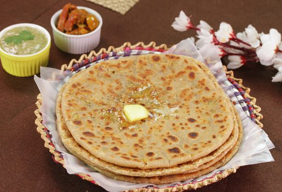 Aloo Ka Paratha (Achari) Recipe