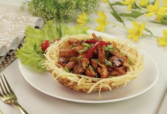Stir Fry Chicken In Potato Birds Nest Recipe
