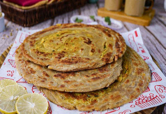 Aloo Lacha Paratha Recipe | Sehri Recipes
