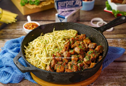 Garlic Butter Chicken with Noodles Recipe | Ramzan Special Recipes