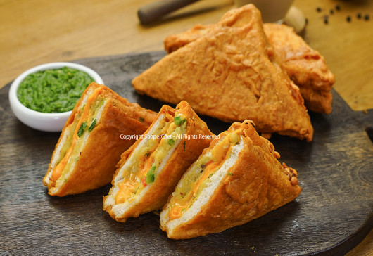 Cheesy Aloo Bread Pakora Recipe by SooperChef